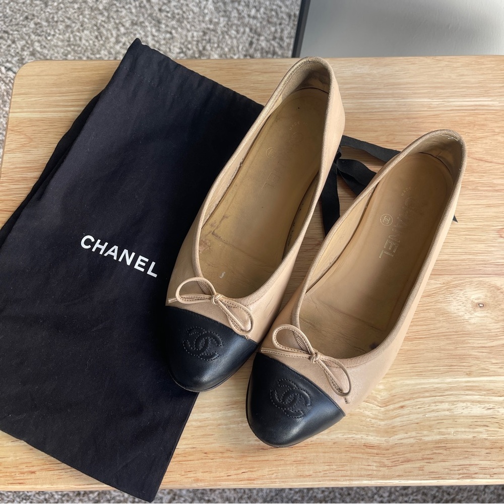 CHANEL Tan and Black Two-Tone Flats